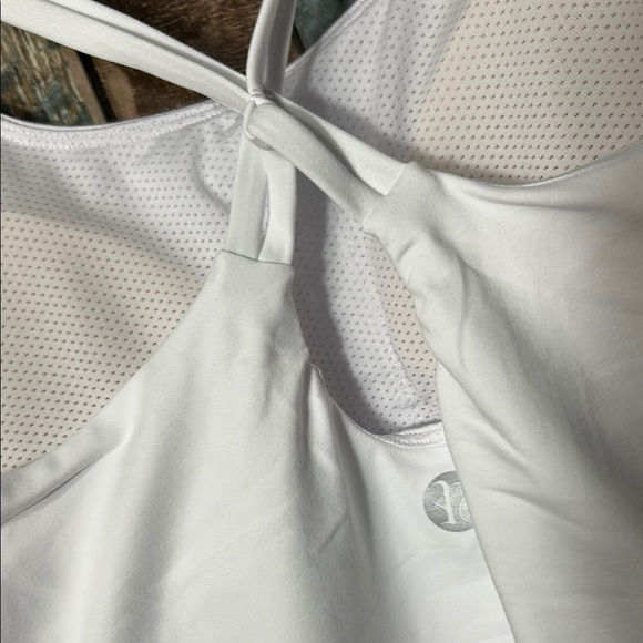 Women's medium Strapy sports bra White Tank Top - Picture 11 of 14